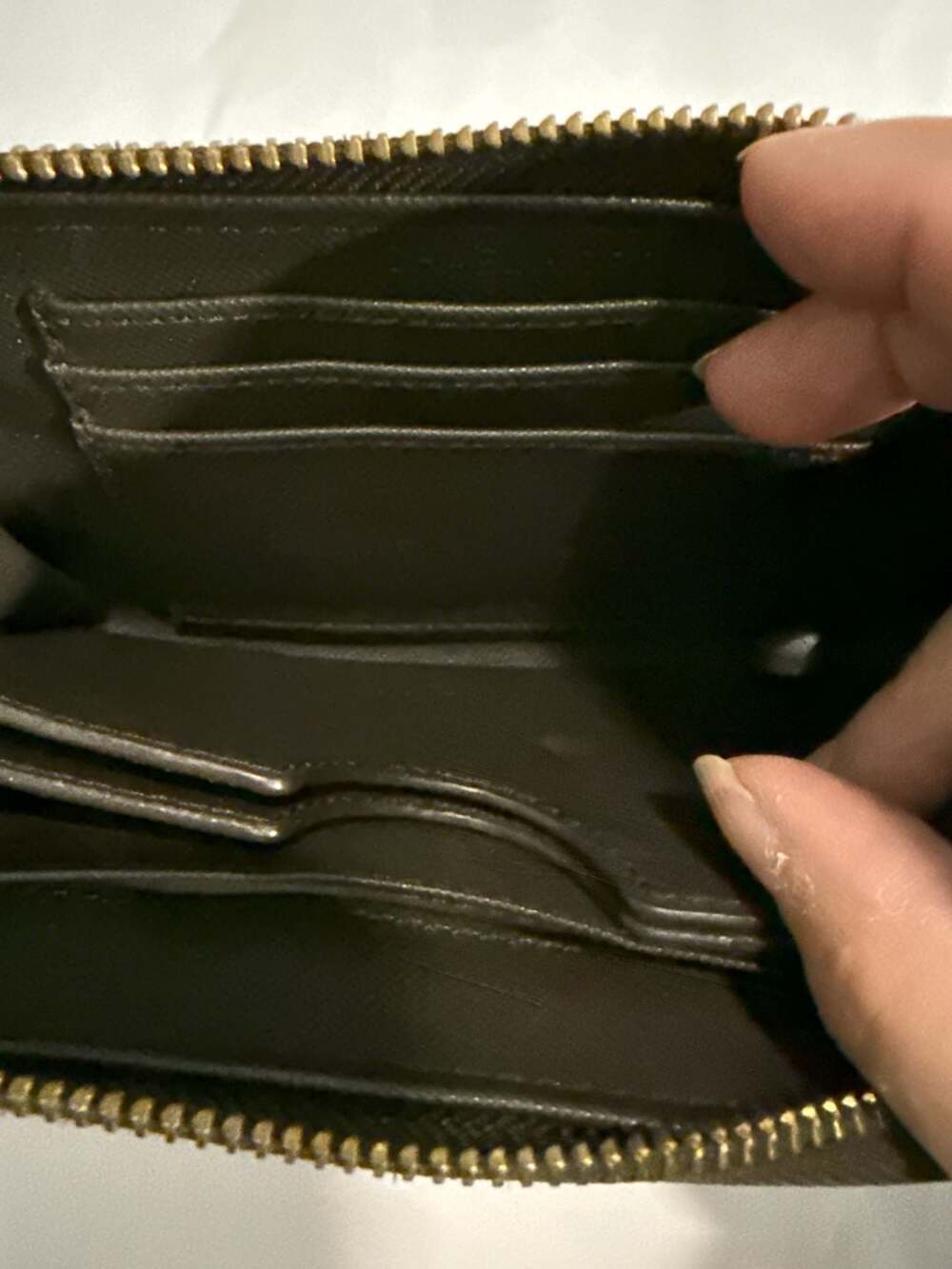 Michael Kors wallets for women - Picture 8 of 11